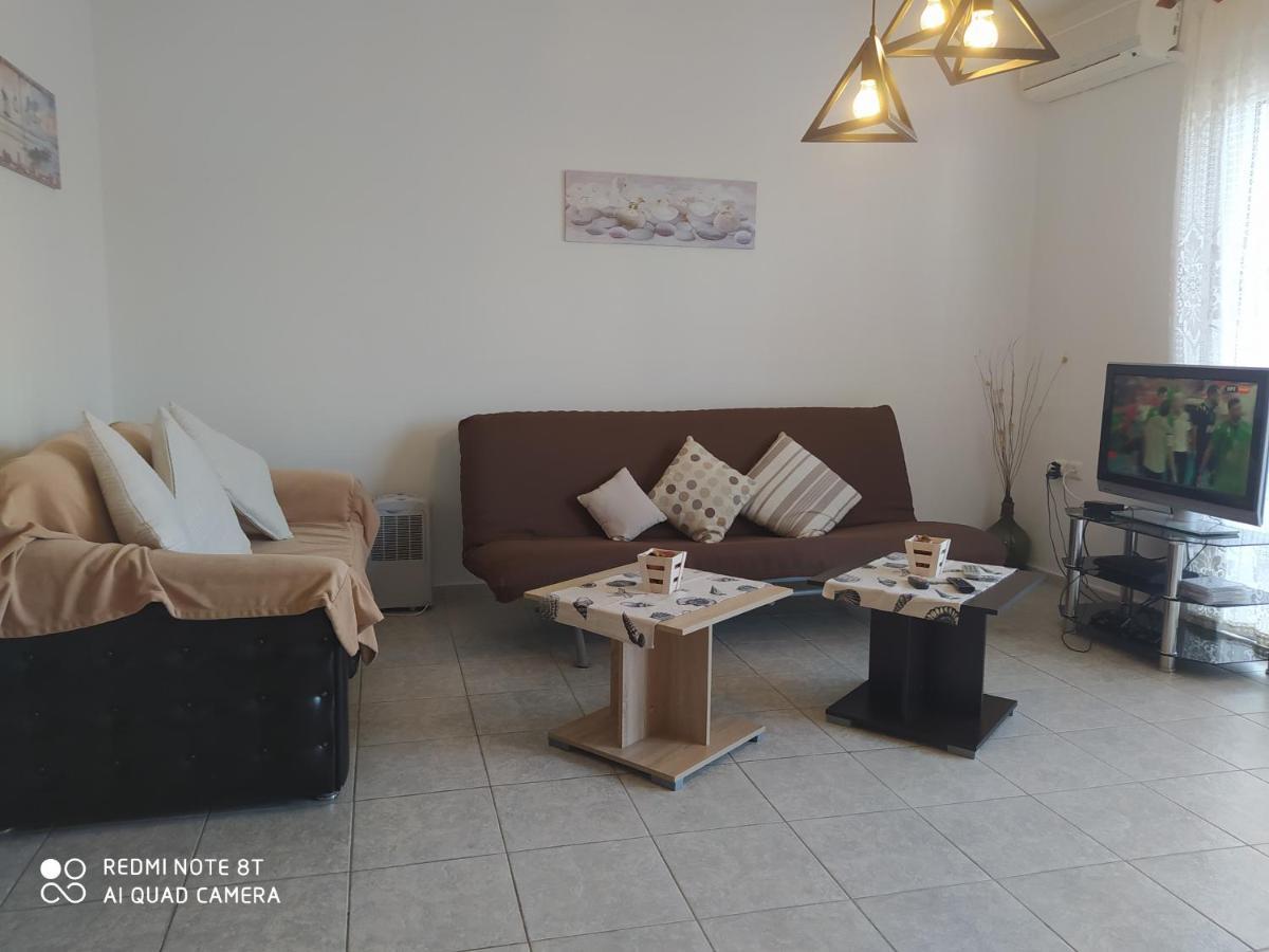 Sea And Sky Apartment Néa Péramos Eksteriør bilde
