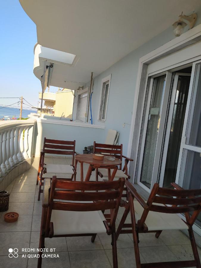 Sea And Sky Apartment Néa Péramos Eksteriør bilde