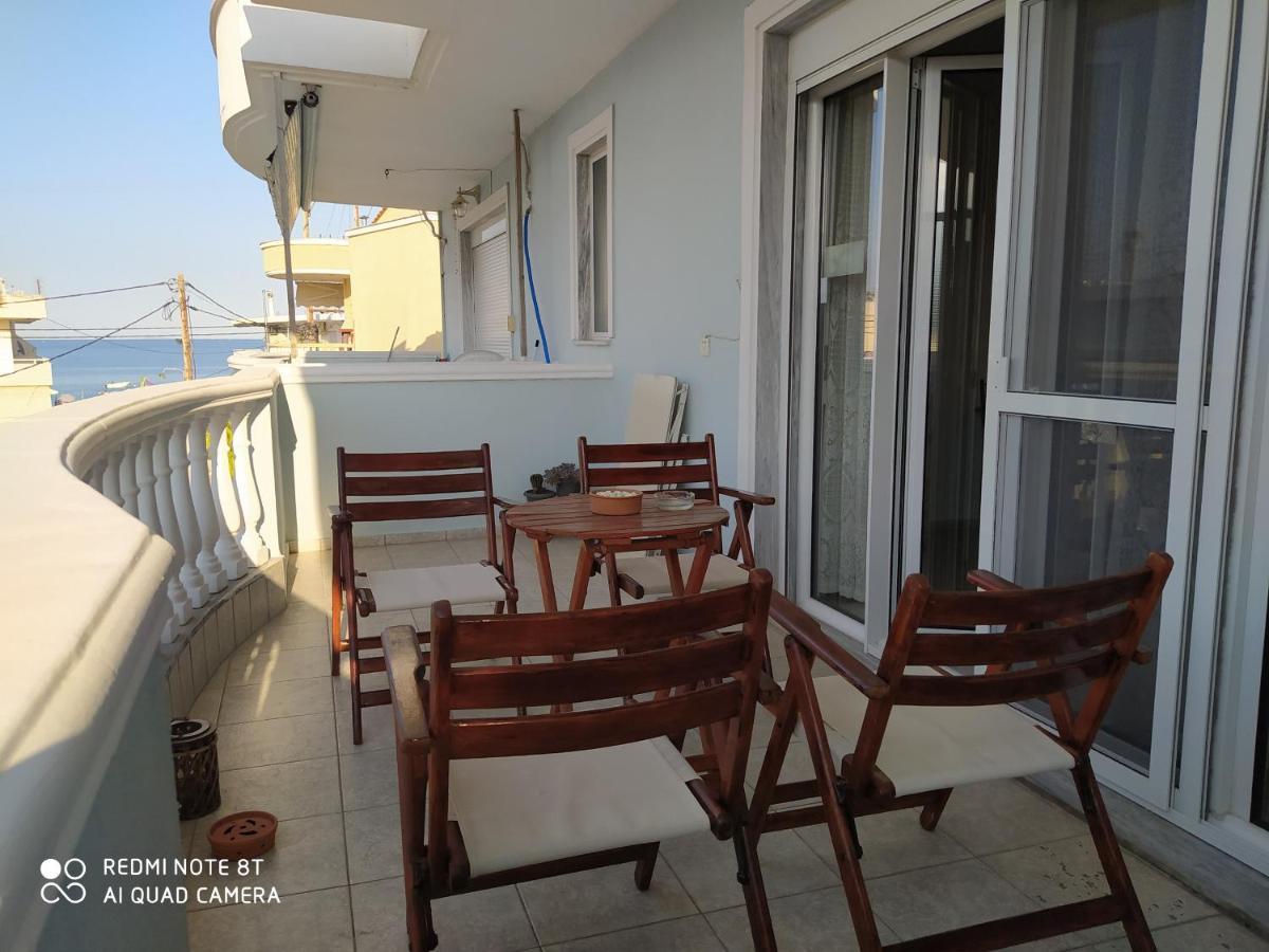 Sea And Sky Apartment Néa Péramos Eksteriør bilde